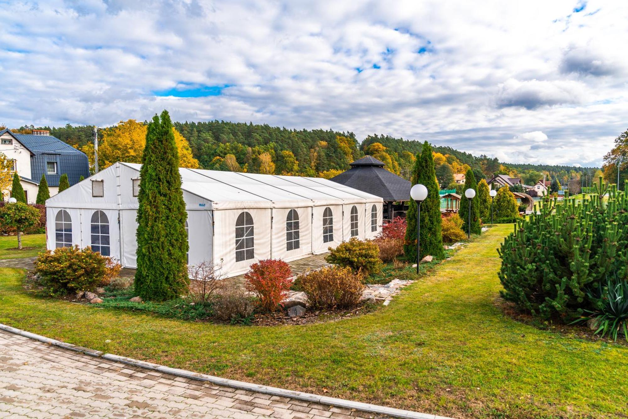 Biala Koszula Hotel Тлен Екстериор снимка